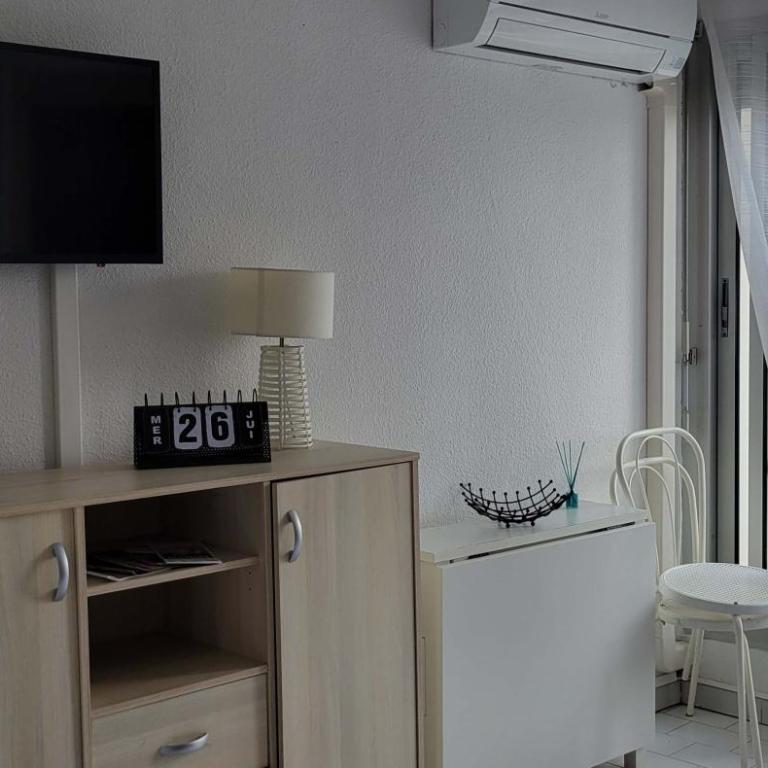 Studio cabine climatisé avec parking au Couchant - Apartamento de 1 dormitorio - 2