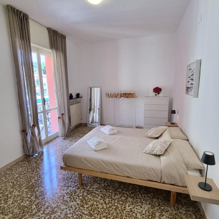 Casa dell'Altromondo - Appartamento con 2 Camere da Letto e Balcone - 2