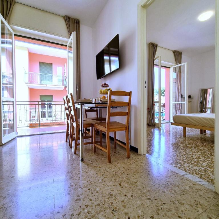 Casa dell'Altromondo - Appartamento con 2 Camere da Letto e Balcone - 9