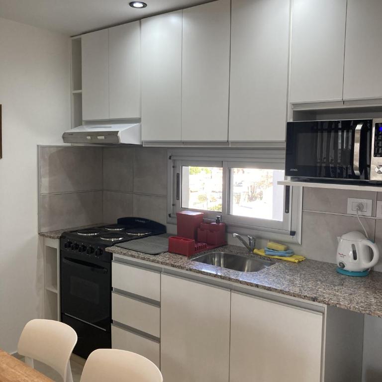 Plaza Paso, con cochera - Estudio con cama extragrande y sofá cama - 16