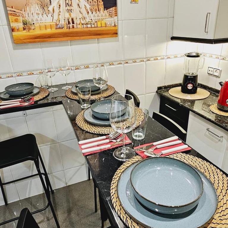 Apartamento exclusivo junto Sagrada Familia Barcelona - Three-Bedroom Apartment - 35