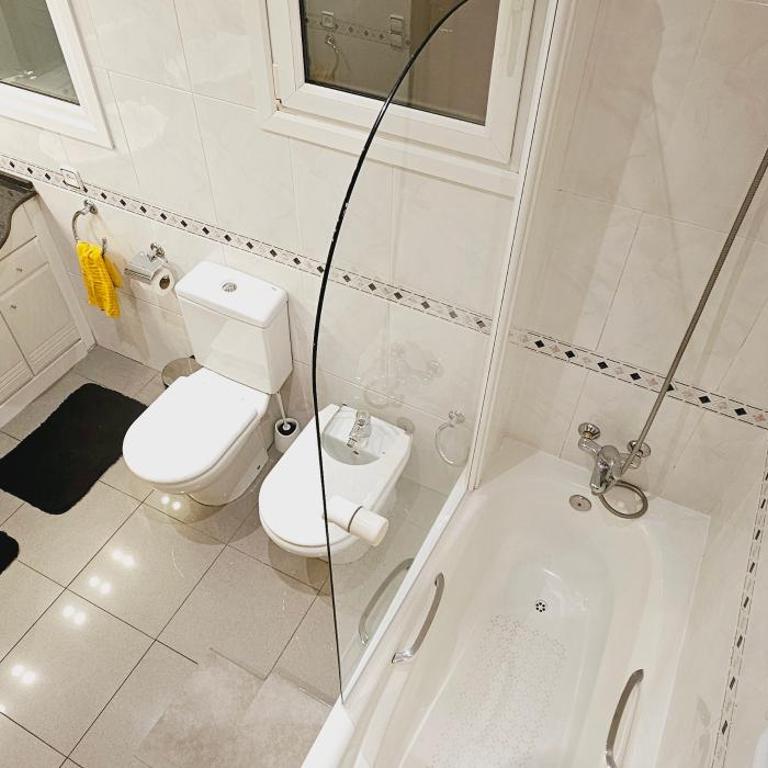 Apartamento exclusivo junto Sagrada Familia Barcelona - Three-Bedroom Apartment - 38