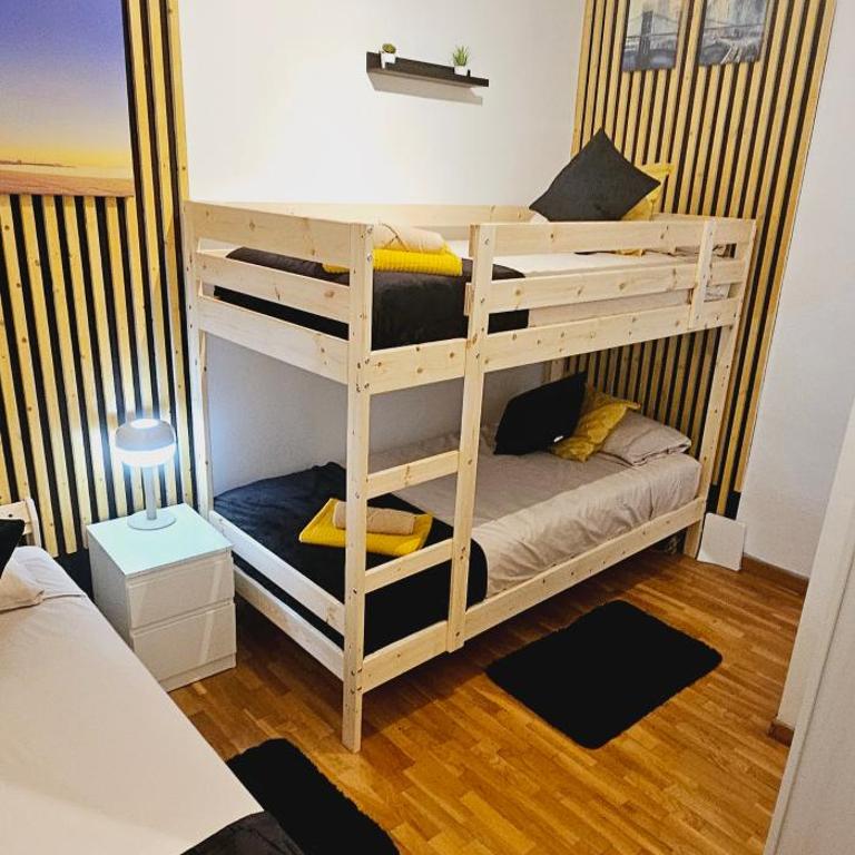 Apartamento exclusivo junto Sagrada Familia Barcelona - Three-Bedroom Apartment - 28