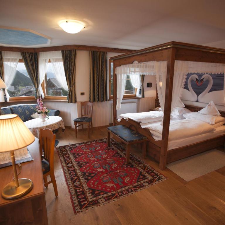 Hotel Garni Concordia - Dolomites Home - Camera Matrimoniale Deluxe con Vista Montagna - 3