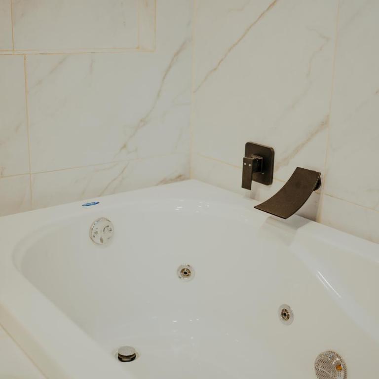 ArcoSodi Hotel Boutique - Suite con bañera de hidromasaje - Cama extragrande - 8