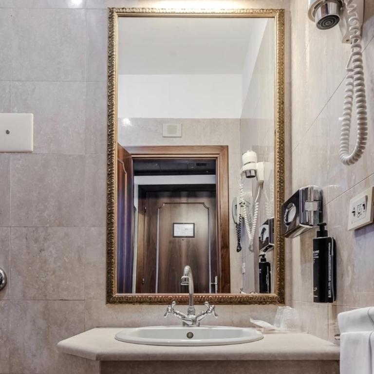 HOTIDAY Room Collection - Venezia Santa Lucia - Standard Double or Twin Room - 35