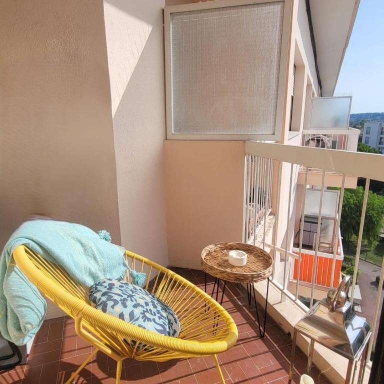 Splendide T2, 200m de la mer, climatisé, parking - Apartamento de 1 dormitorio con balcón y vistas a la montaña - 22