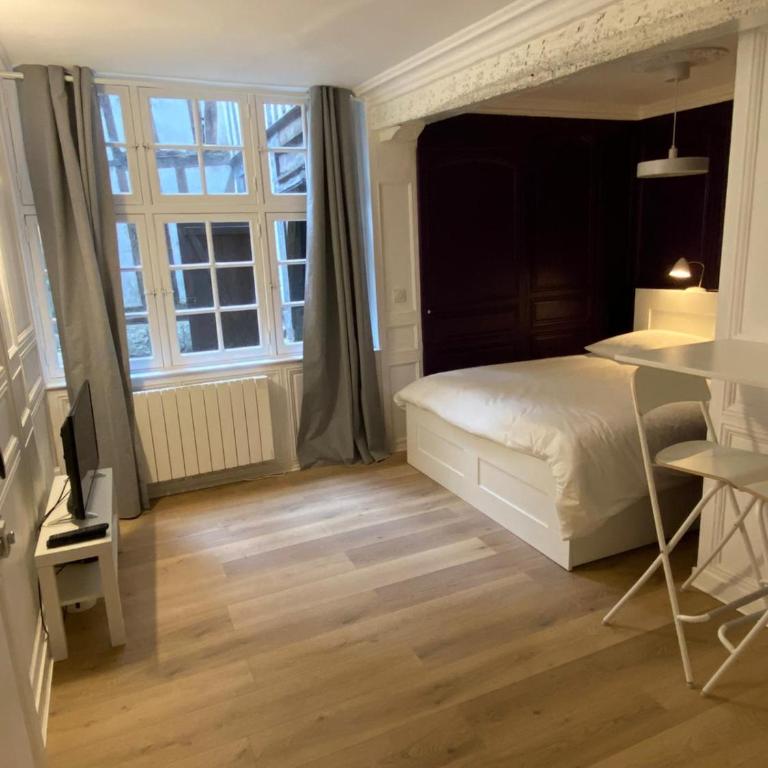 Rue Saint Romain - Cathédrale - cour - Apartamento de 1 dormitorio - 1