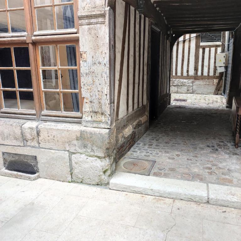 Rue Saint Romain - Cathédrale - cour - Apartamento de 1 dormitorio - 12