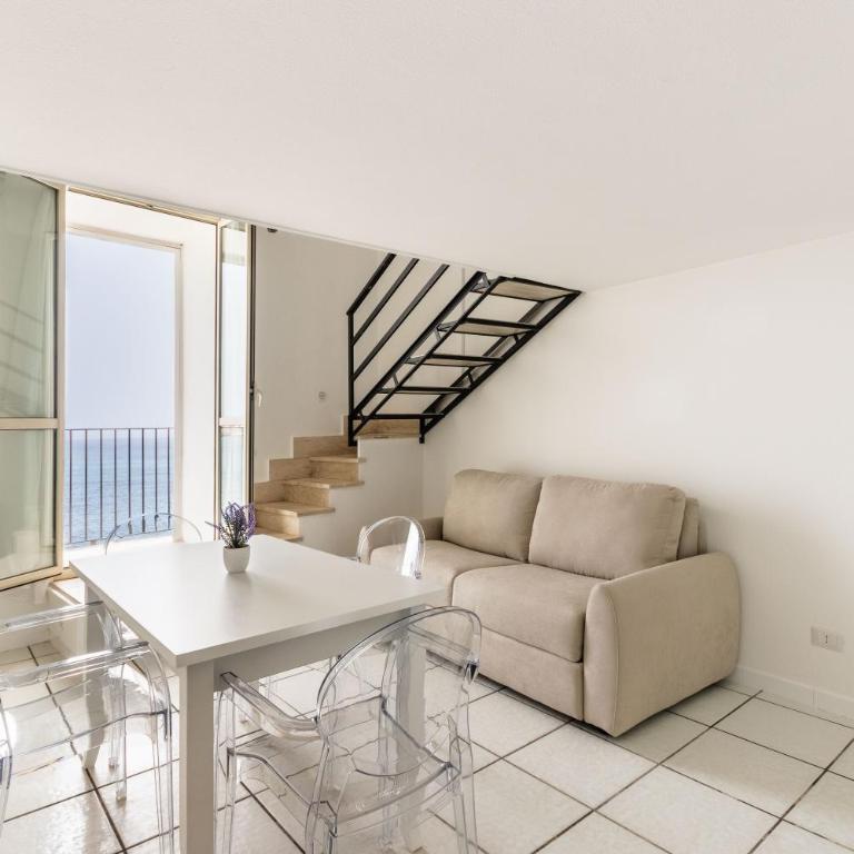 Fronte Mare Apartments & City Views - Two-Bedroom Apartment with Sea View - 4