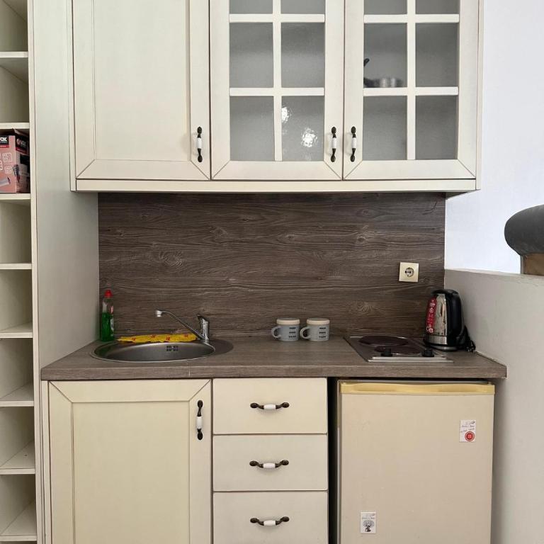 Themis Apartment - Deluxe Triple Room - 2