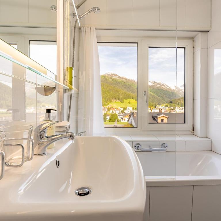 Hotel Dischma - Standard Double Room - 14