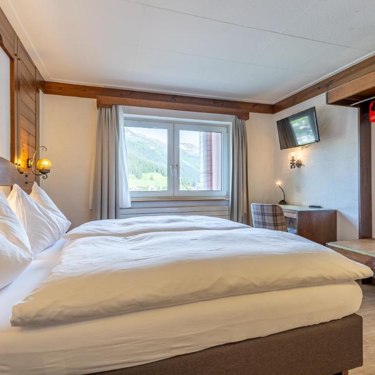 Hotel Dischma - Standard Double Room - 3