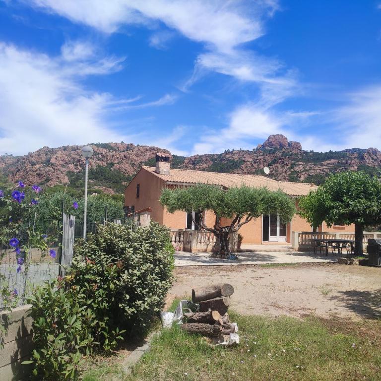 villa Esterel calme et proche de la mer,VTT et randonnées - Villa - 2