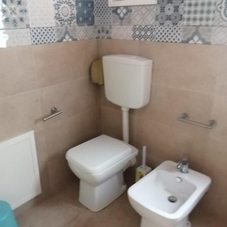Domus Case Vacanze civico del mare - Quadruple Room with Shared Bathroom - 6