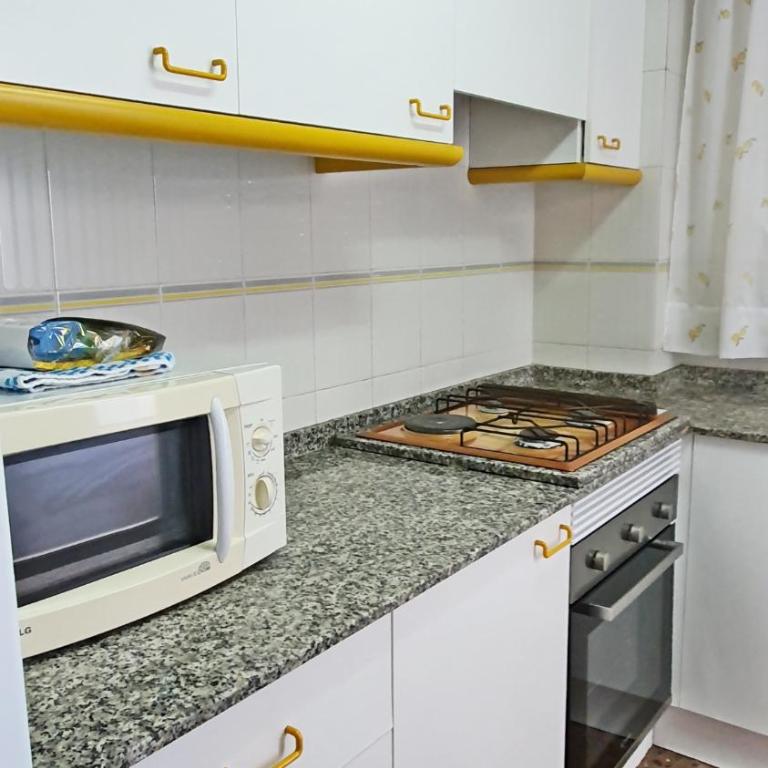 JARDINES I y II - GANDIA - Alquiler solo a familias - Apartamento Deluxe de 3 dormitorios - 3