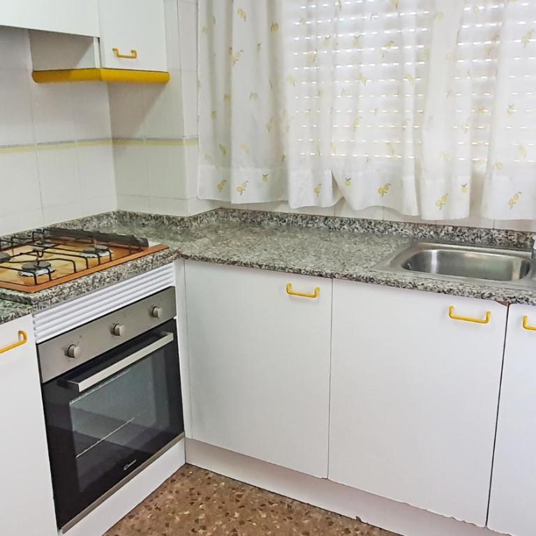 JARDINES I y II - GANDIA - Alquiler solo a familias - Apartamento Deluxe de 3 dormitorios - 6