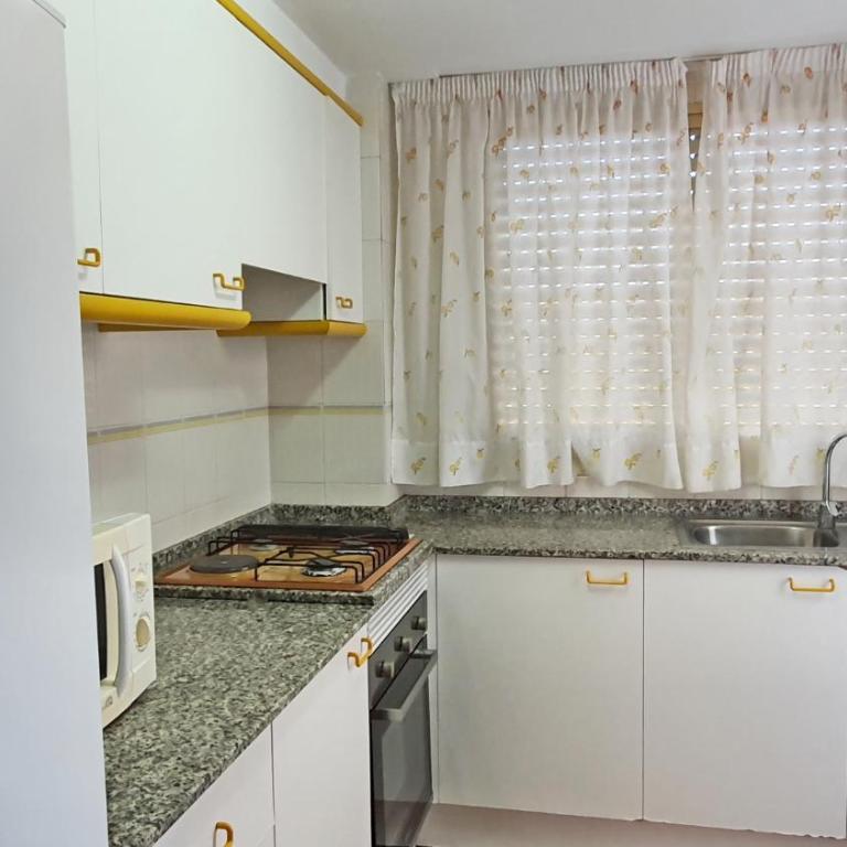JARDINES I y II - GANDIA - Alquiler solo a familias - Apartamento Deluxe de 3 dormitorios - 34