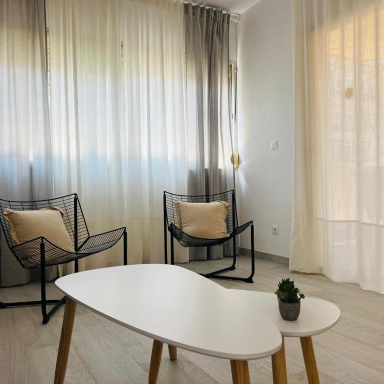 Los Boliches, nuevo, 3D, Wifi, AACC, Para 8 - Three-Bedroom Apartment - 7