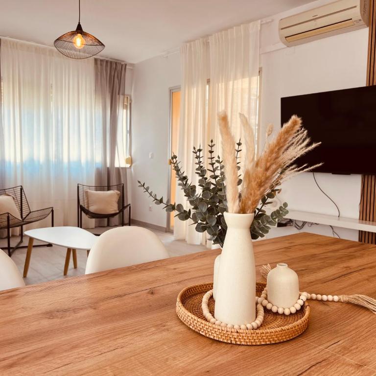 Los Boliches, nuevo, 3D, Wifi, AACC, Para 8 - Three-Bedroom Apartment - 2