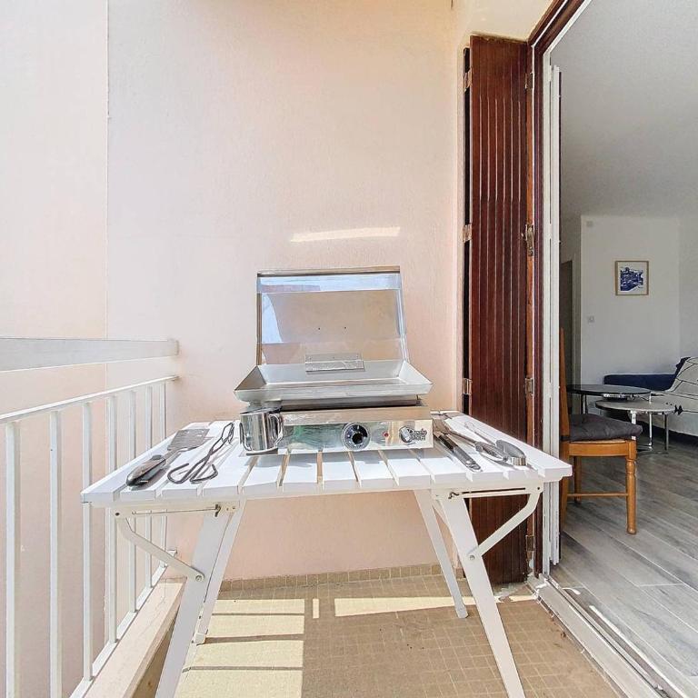 Appartement lumineux près de la plage des Lecques avec wifi et climatisation - FR-1-770-10 - Appartement - 7