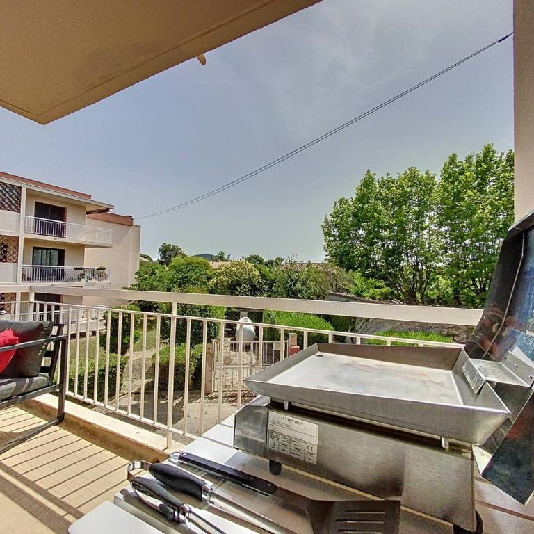 Appartement lumineux près de la plage des Lecques avec wifi et climatisation - FR-1-770-10 - Appartement - 8