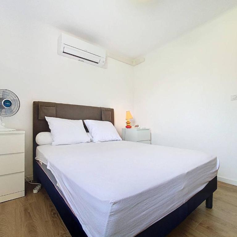 Appartement lumineux près de la plage des Lecques avec wifi et climatisation - FR-1-770-10 - Appartement - 14