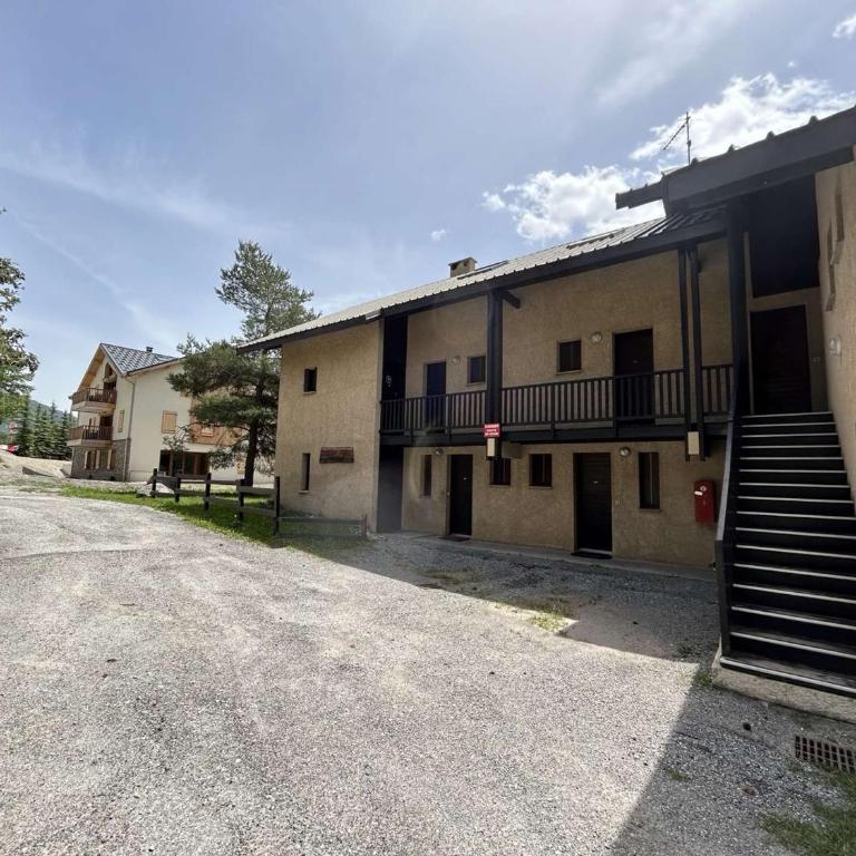 Studio au Monêtier-les-Bains avec balcon, parking et proche des pistes pour 4 personnes - Appartement 1 Chambre - 18