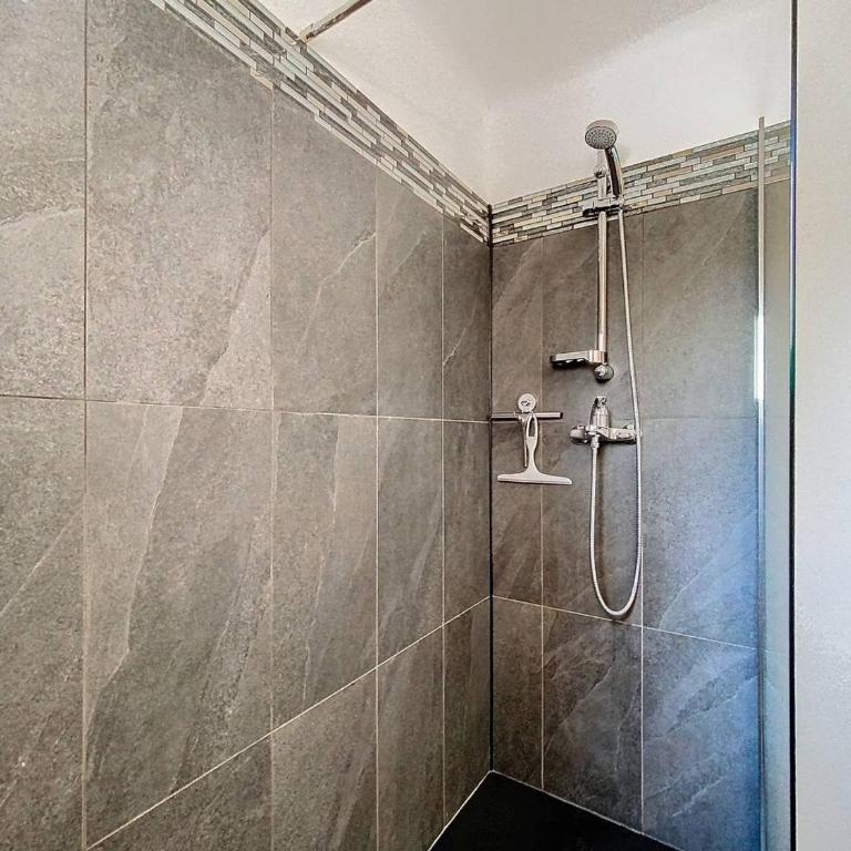 Appartement lumineux près de la plage des Lecques avec wifi et climatisation - FR-1-770-10 - Appartement - 18