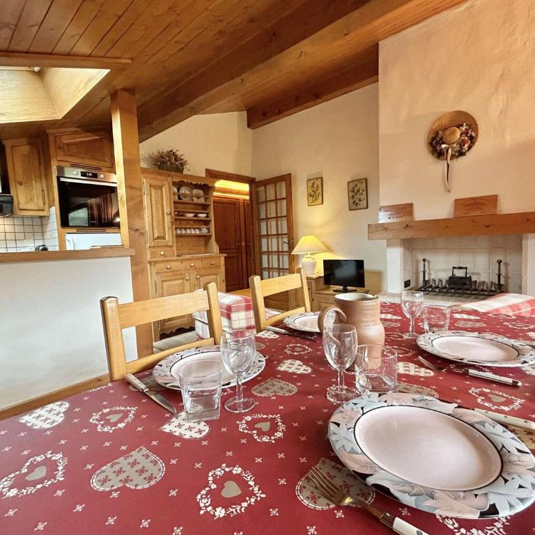 Appartement cosy 2P+cabine, 6 couchages, proche télécabine Jaillet et centre, balcon Sud, garage privé - FR-1-597-176 - Appartement - 8