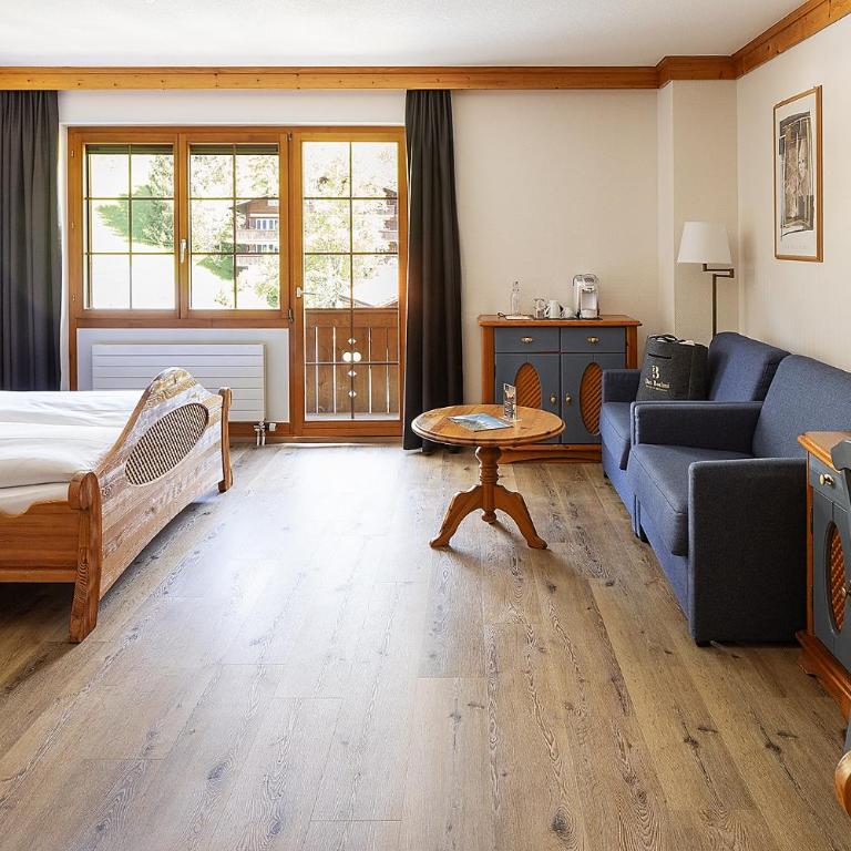Hotel Bodmi - Familienzimmer mit Blick auf den Hof - 2