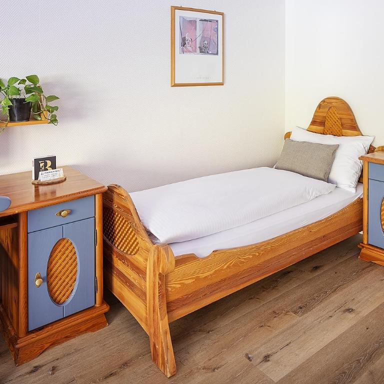 Hotel Bodmi - Familienzimmer mit Blick auf den Hof - 5