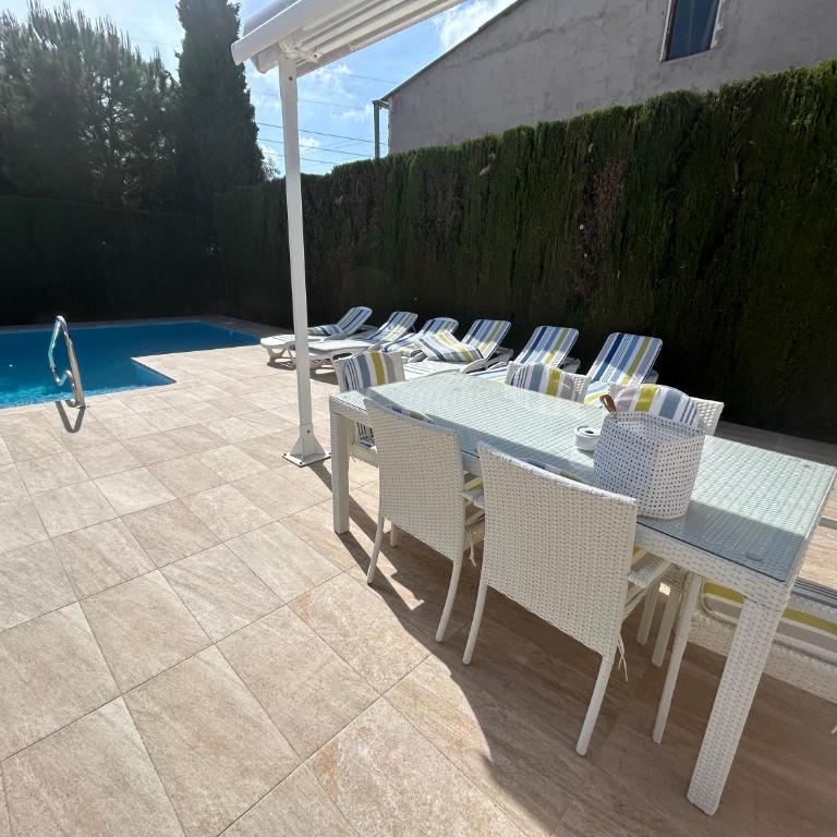 Villa Oregano Oasis Stunning Villa with own heated pool - Villa - 7