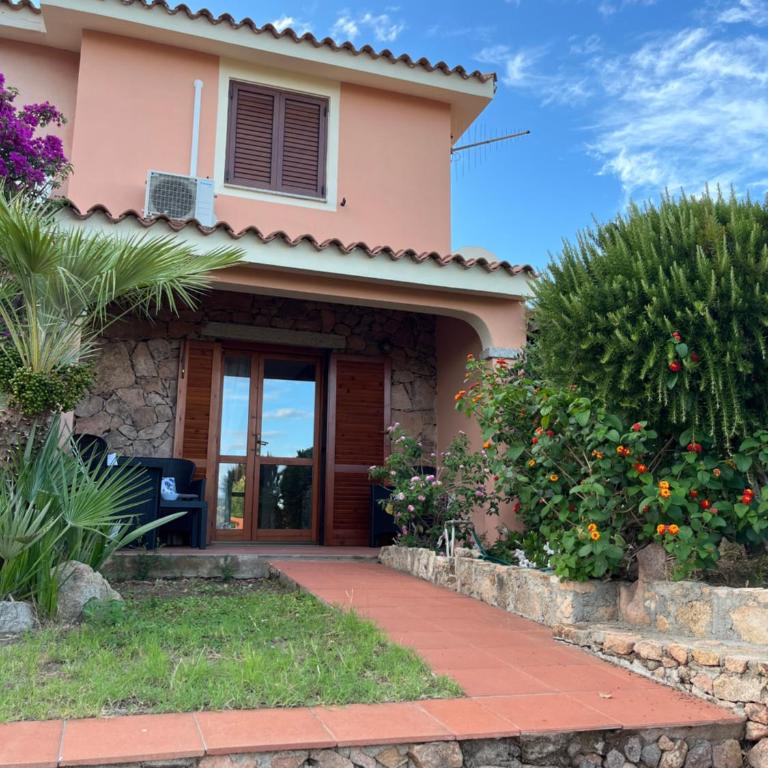 Villetta MP casa sviluppata su due piani con doppia veranda e parcheggio privato - Appartamento con 2 Camere da Letto - 1