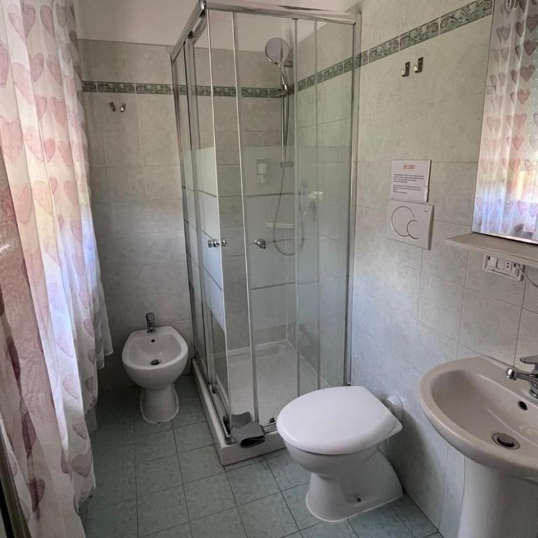 ViaVai Pisa Airport - Quadruple Room with Private Bathroom - 5