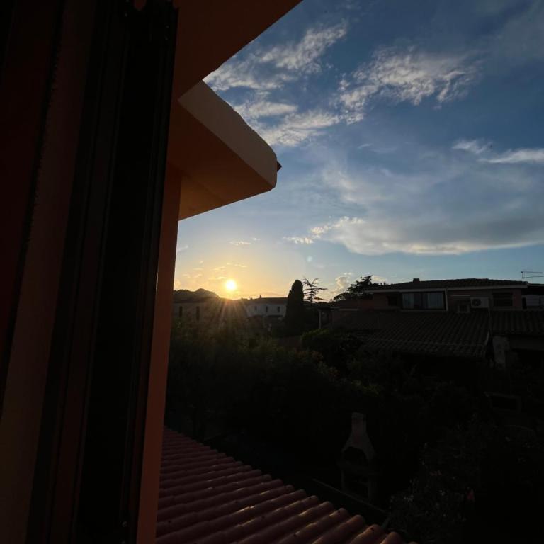 Villetta MP casa sviluppata su due piani con doppia veranda e parcheggio privato - Appartamento con 2 Camere da Letto - 3