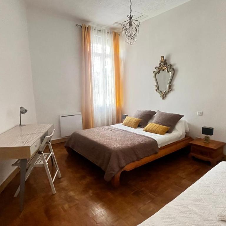 THE YELLOW HOUSE - Two-Bedroom Apartment - 4