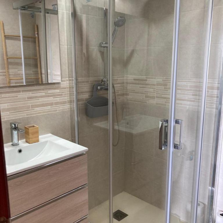 Charmant appartement proche bord de mer - Two-Bedroom Apartment - 20