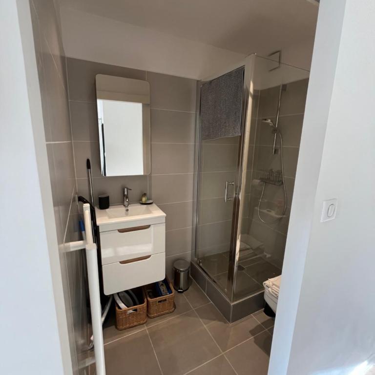 Studio Intra-Muros idéal festivalier Climatisé - Apartment mit 1 Schlafzimmer - 6