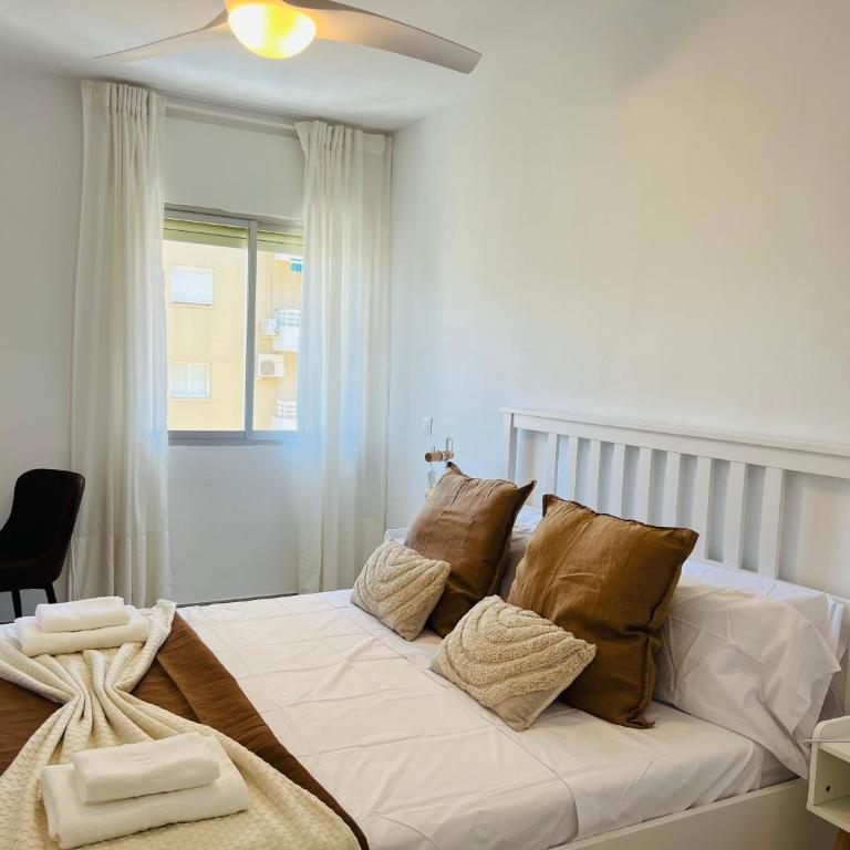 Los Boliches, nuevo, 3D, Wifi, AACC, Para 8 - Three-Bedroom Apartment - 39
