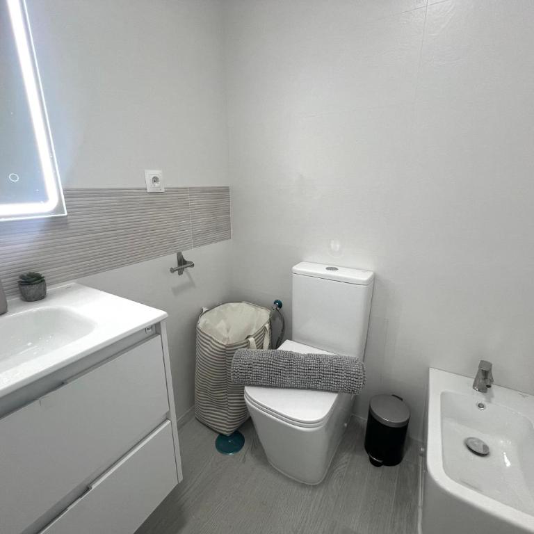 Los Boliches, nuevo, 3D, Wifi, AACC, Para 8 - Three-Bedroom Apartment - 20