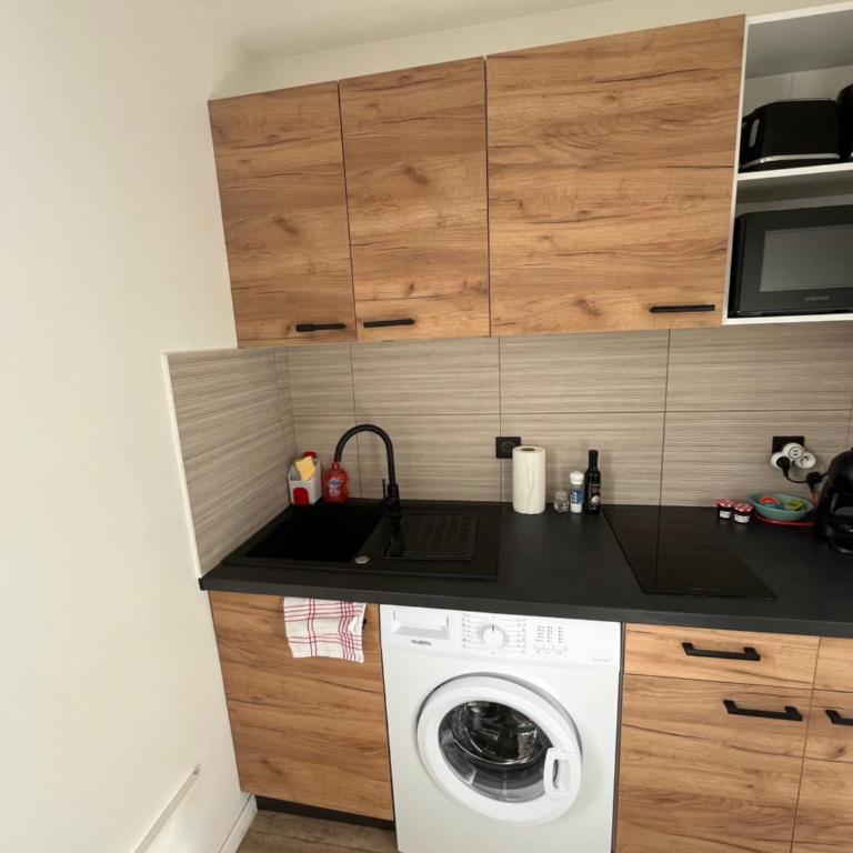 Studio Intra-Muros idéal festivalier Climatisé - Apartment mit 1 Schlafzimmer - 2
