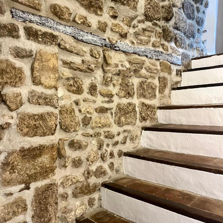 Charming & medieval village house completely renovated with great exterior and views - Maison 3 Chambres - 27