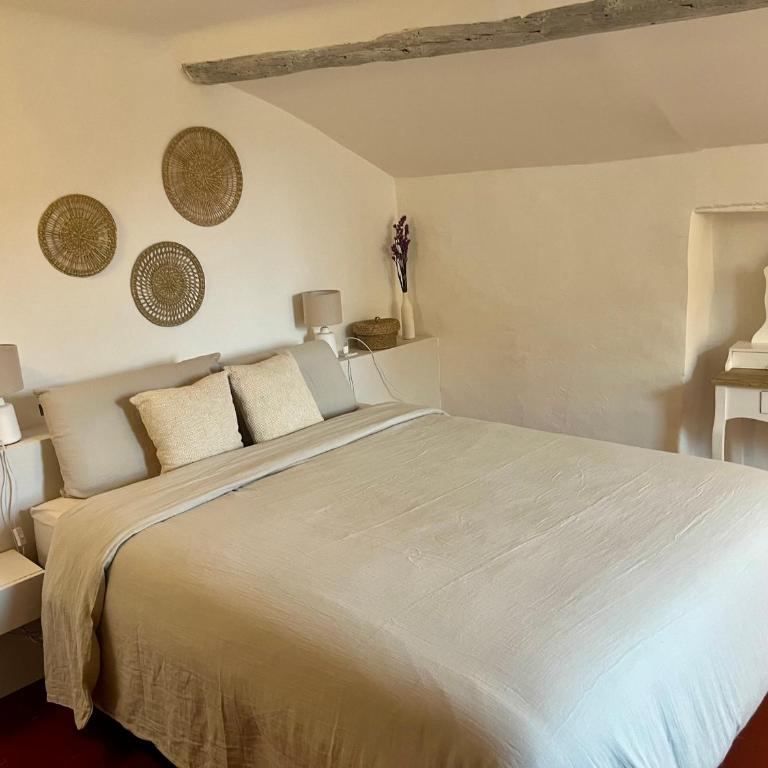 Charming & medieval village house completely renovated with great exterior and views - Maison 3 Chambres - 2