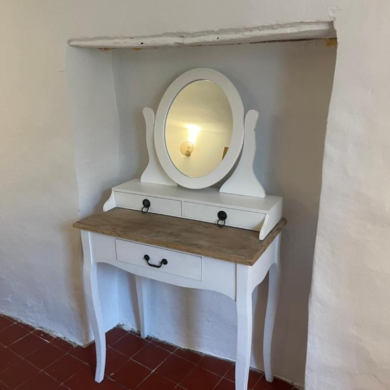 Charming & medieval village house completely renovated with great exterior and views - Maison 3 Chambres - 33