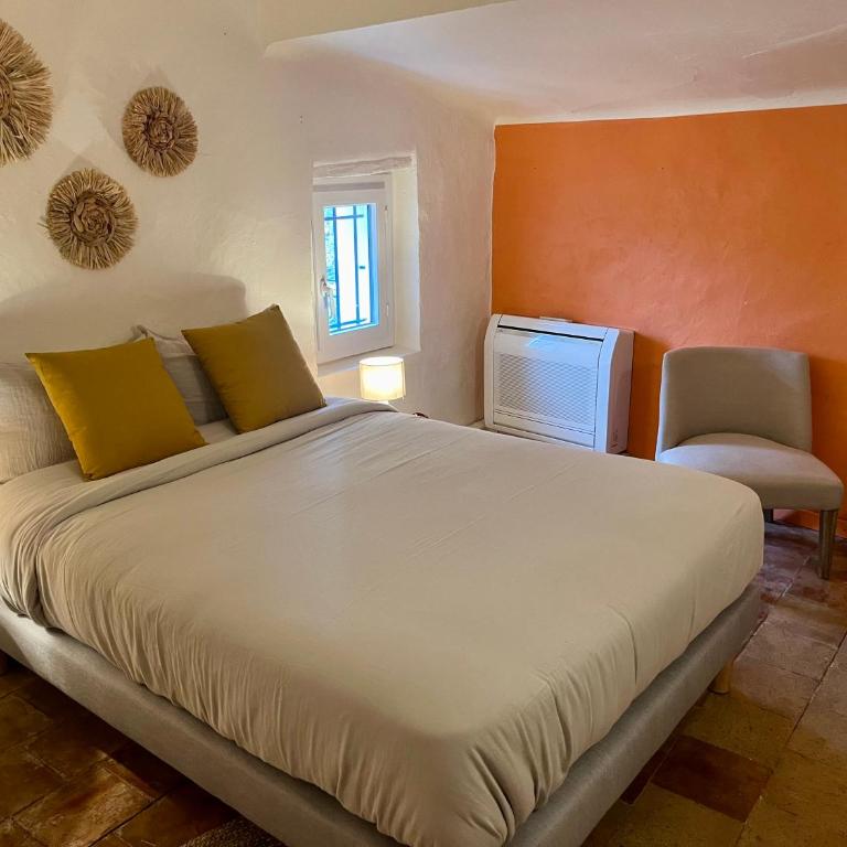 Charming & medieval village house completely renovated with great exterior and views - Maison 3 Chambres - 5