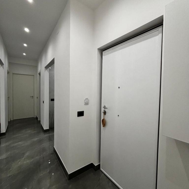 Louis Helen Apartment - Three-Bedroom Apartment - 72