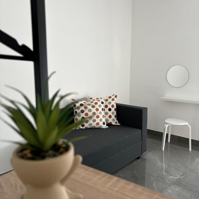 Louis Helen Apartment - Three-Bedroom Apartment - 41
