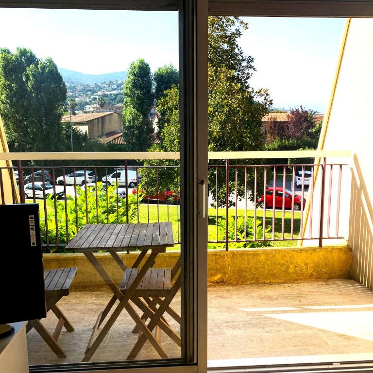 Cannes Marina swimming pool near Mediterranée sea inland port - Studio-Apartment mit Balkon - 13