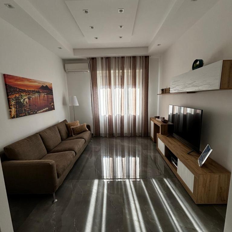 Louis Helen Apartment - Three-Bedroom Apartment - 53